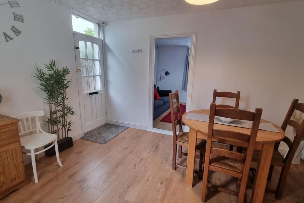 Entire House With Garden & Parking Nr Ashford Int Villa Екстериор снимка