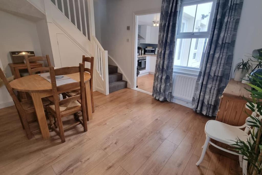 Entire House With Garden & Parking Nr Ashford Int Villa Екстериор снимка